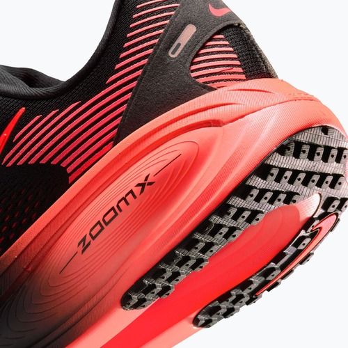 Buty do biegania męskie Nike Vomero 18 black/university red/bright crimson
