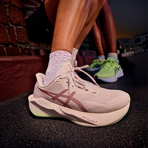 Buty do biegania damskie ASICS Novablast 6 dusty mauve/cantaloupe