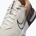 Buty treningowe męskie Nike Air Max Alpha Trainer 6 sail/baroque brown/hemp/desert dust 8