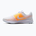 Buty do biegania męskie Nike Run Defy white/topaz gold/blue crystal 2