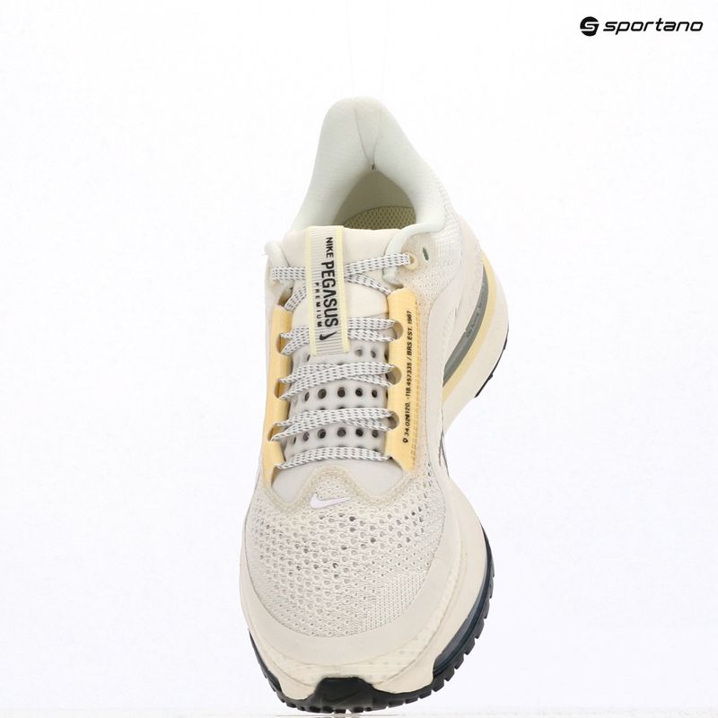 Buty do biegania damskie Nike Pegasus Premium sail/alabaster/anthracite/white 12