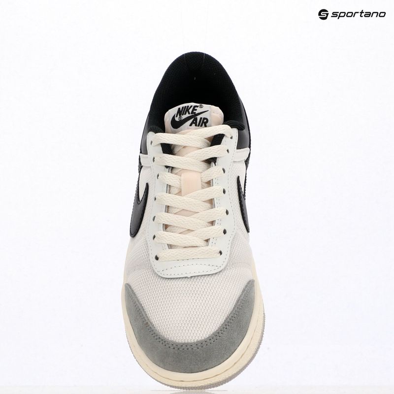Buty damskie Air Jordan Skyline Low summit white/light smoke grey/sail/black 9