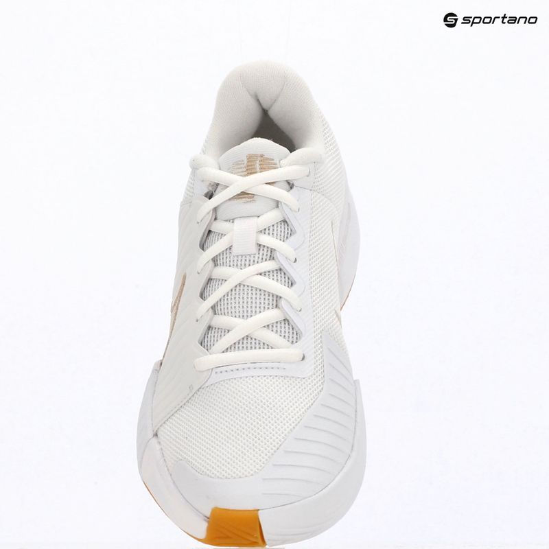 Buty do tenisa damskie Nike GP Challenge Pro white/summit white/linen/light orewood brown 14
