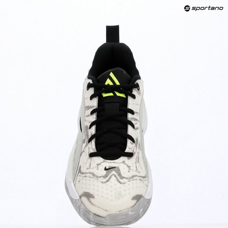 Buty do koszykówki męskie Nike Giannis Immortality 5 white/off white/metallic silver 16