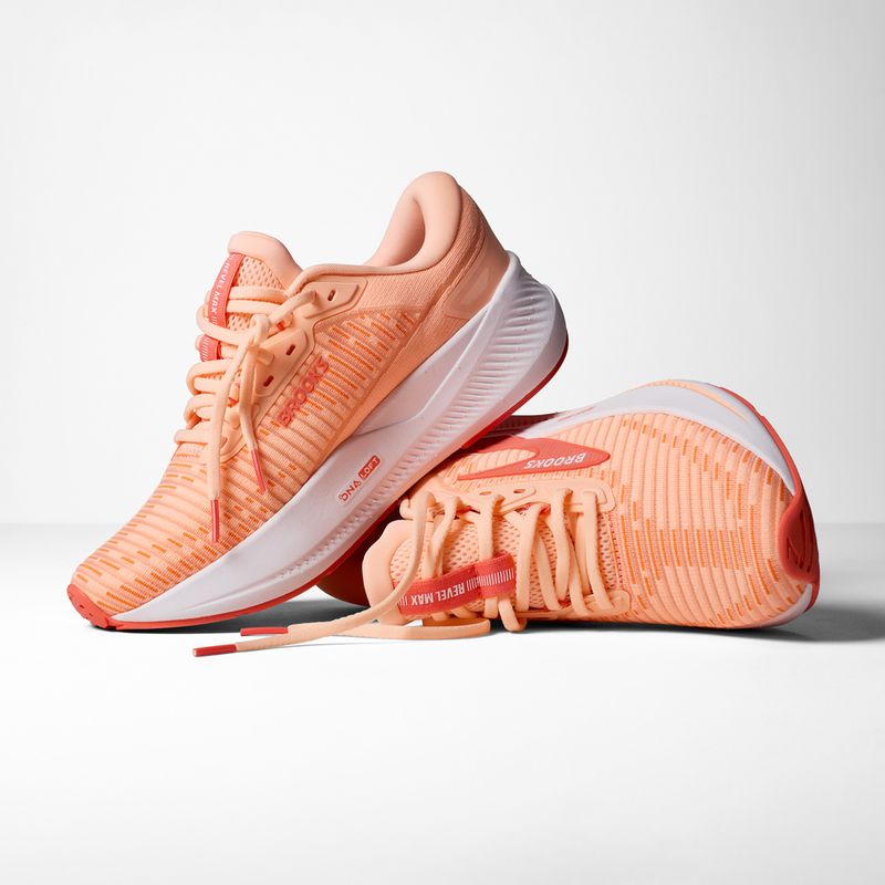 Buty do biegania damskie Brooks Revel Max peach echo/white 8