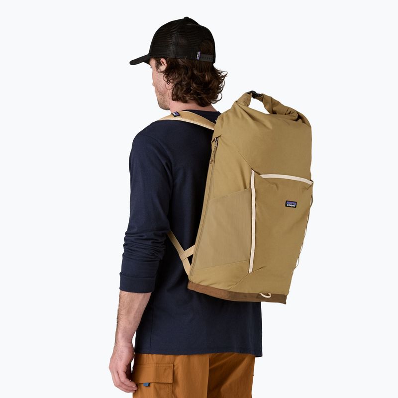 Plecak miejski Patagonia Fieldsmith Roll Top Pack 32 l classic tan 4