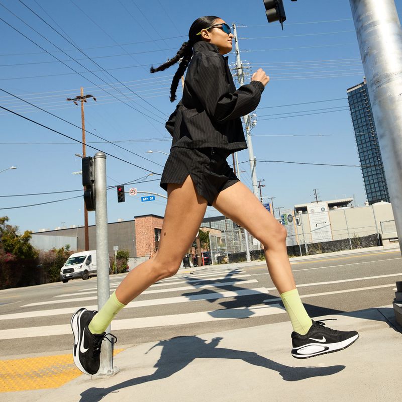 Buty do biegania damskie Nike Journey Run black/white 11