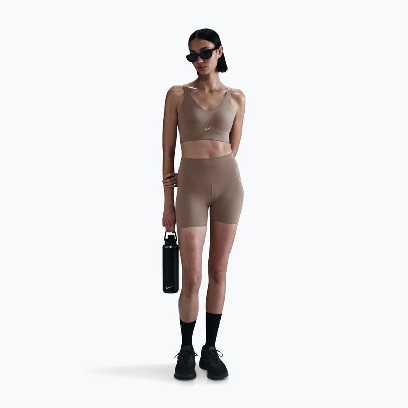 Biustonosz treningowy Nike Alate Medium Support Longline mink brown/white 2