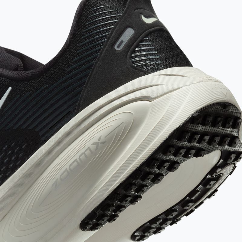 Buty do biegania męskie Nike Vomero 18 IF0514 black/coconut milk/summit white 12