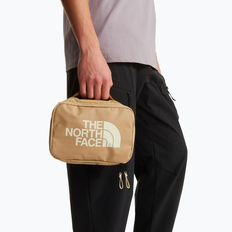 Kosmetyczka The North Face Base Camp Voyager Dopp Kit 4 l khaki stone/utility bro 4