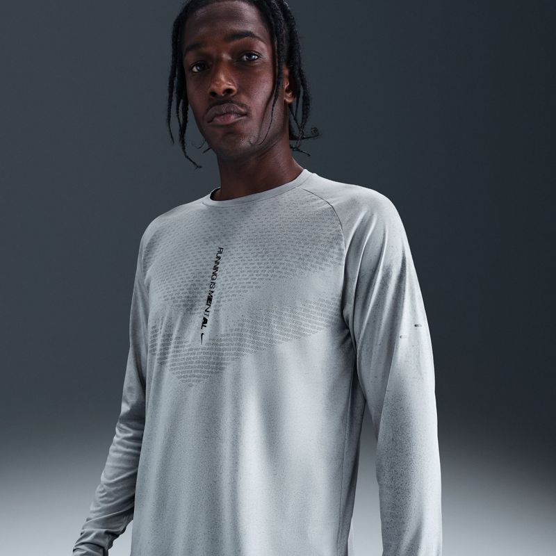 Longsleeve do biegania męski Nike Stride Dri-Fit ADV light smoke grey 3