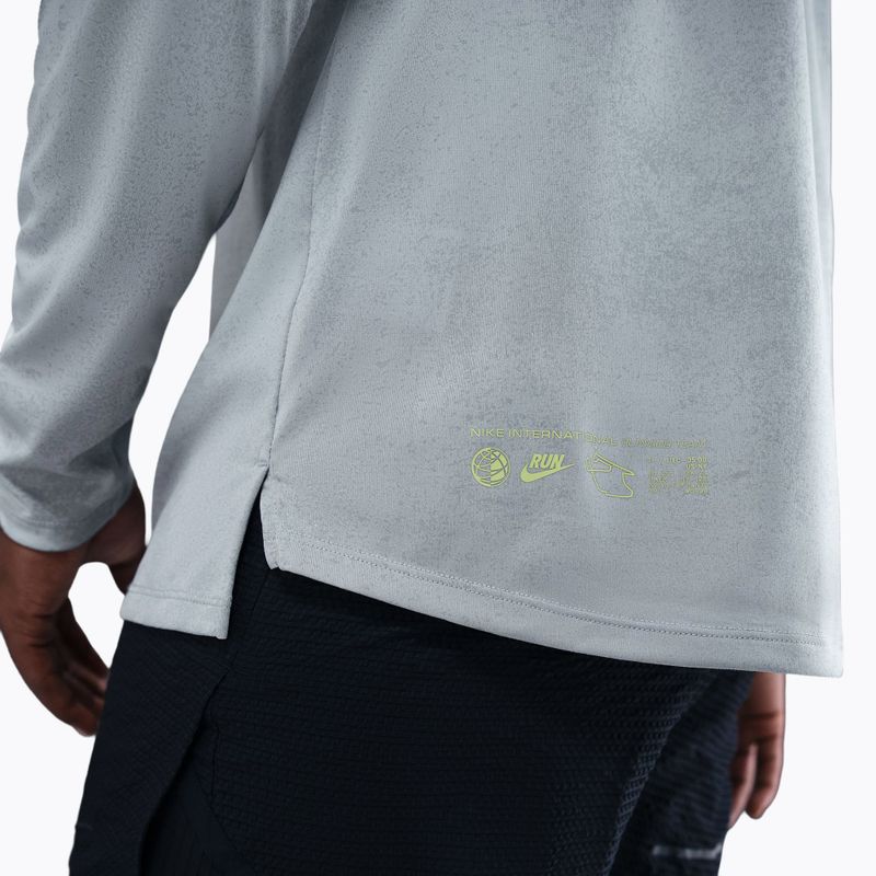 Longsleeve do biegania męski Nike Stride Dri-Fit ADV light smoke grey 5