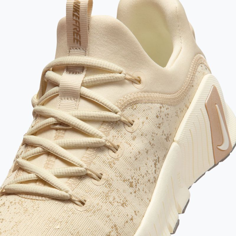 Buty treningowe damskie Nike Flex Train SE light khaki/coconut milk/cave stone 7
