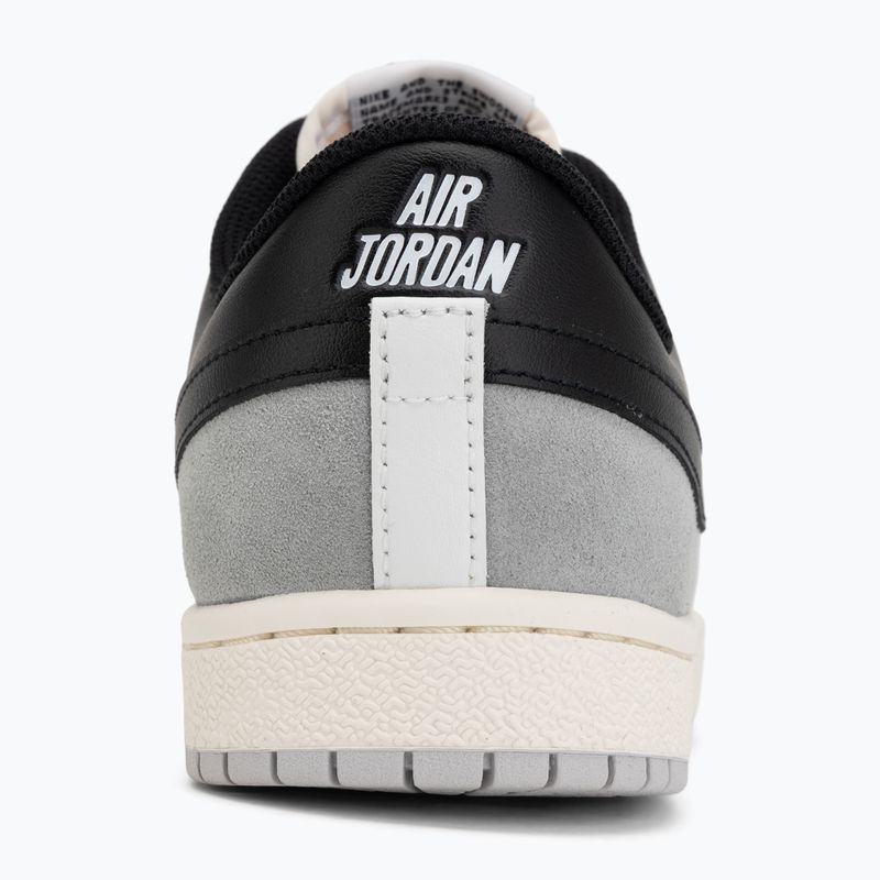 Buty damskie Air Jordan Skyline Low summit white/light smoke grey/sail/black 6