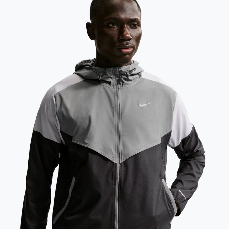 Kurtka do biegania męska Nike Impossibly Light Windrunner smoke grey/wolf grey/black 4