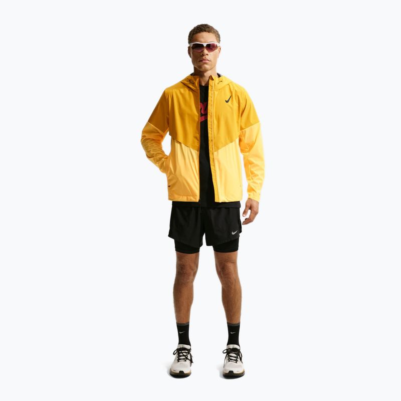 Kurtka do biegania męska Nike AeroSwift Storm-Fit Aerogami university gold/citron pulse/black 2