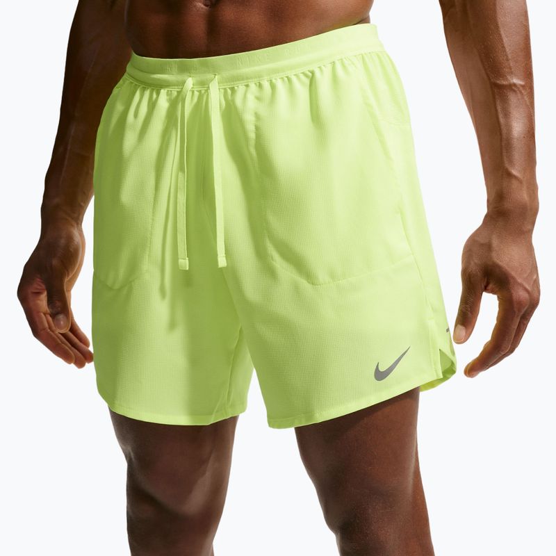 Spodenki do biegania męskie Nike Stride Dri-Fit 2in1 7" volt ice 5