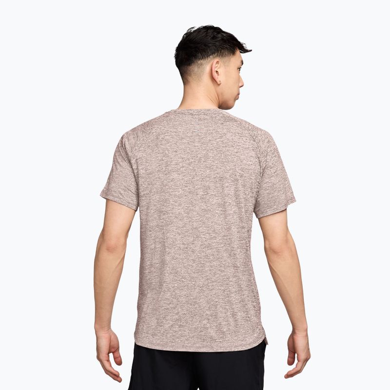 Koszulka do biegania męskie Nike Stride ADV silt red 2