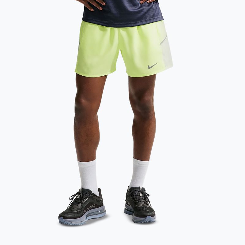 Spodenki do biegania męskie Nike Miler Dri-Fit 2in1 5" volt ice/barely volt