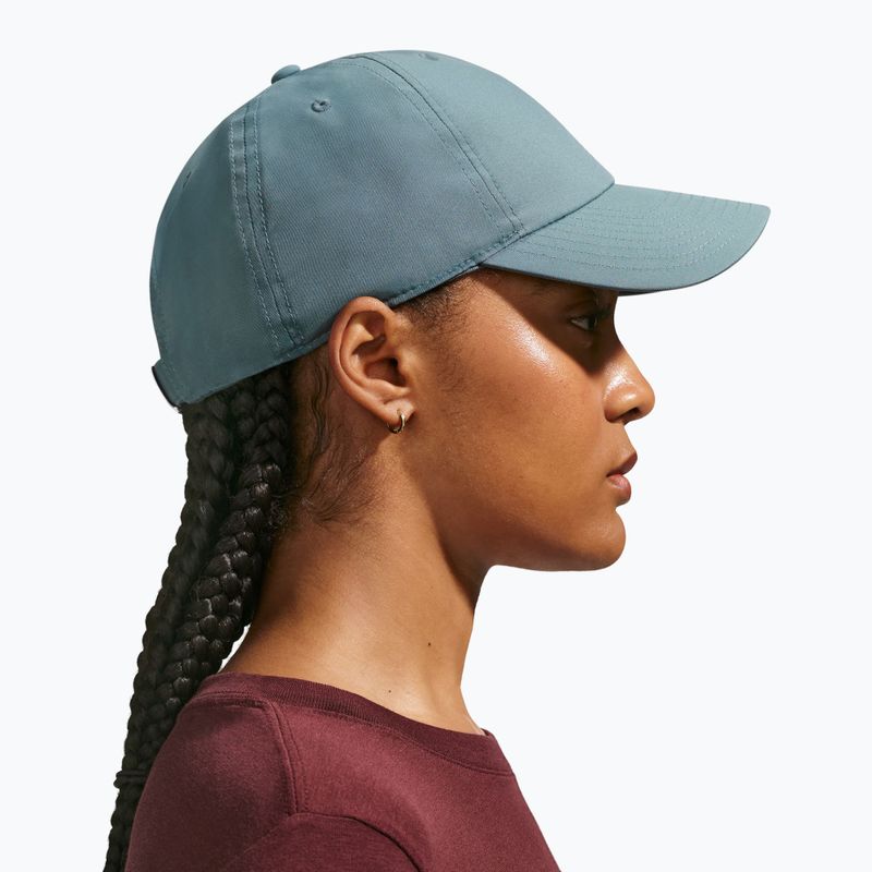 Czapka z daszkiem Nike Dri-Fit Club Unstructured Metal Swoosh Mineral slate/metallic silver 5