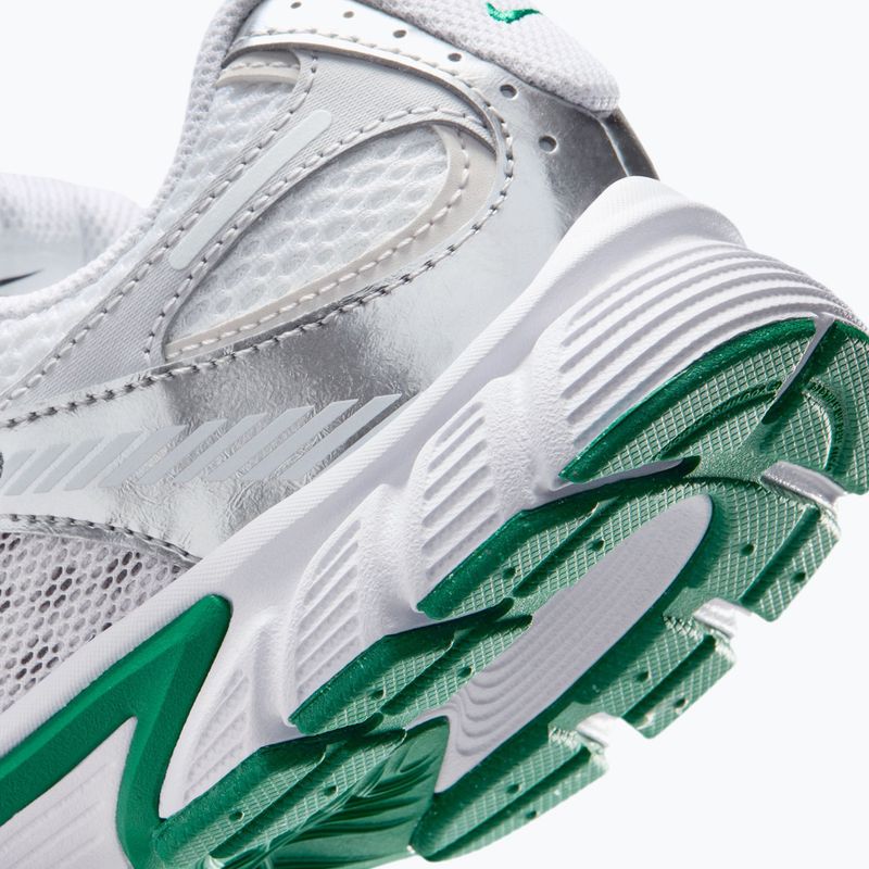 Buty Nike V5 RNR whitevast grey/malachite 11