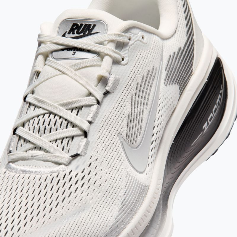 Buty do biegania męskie Nike Vomero 18 summit white/metallic silver-black 10