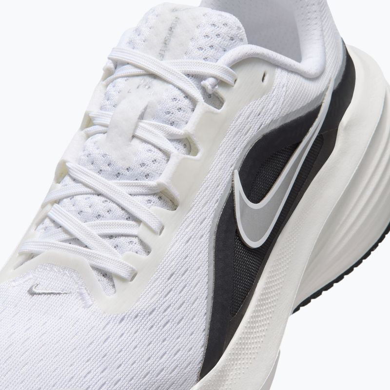 Buty do biegania damskie Nike Downshifter 14 white/summit white/metallic silver 14