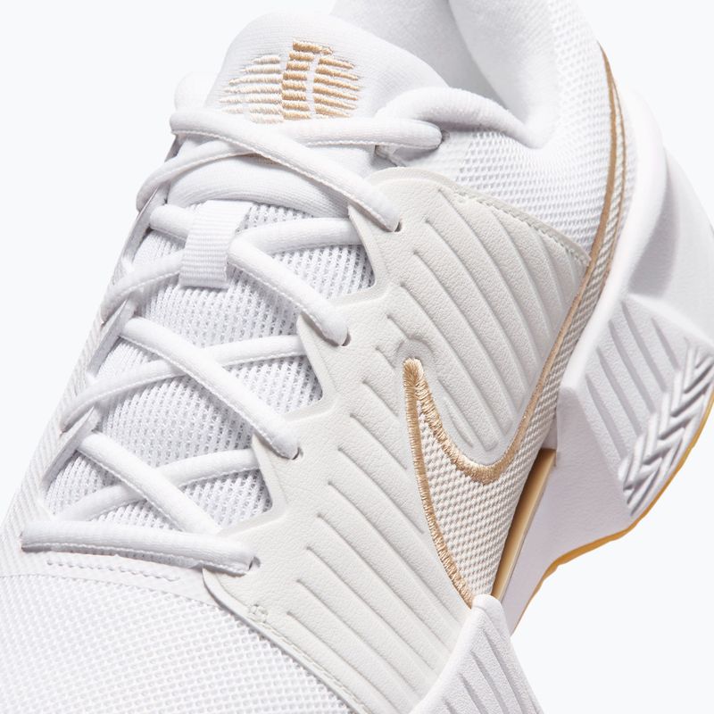 Buty do tenisa damskie Nike GP Challenge Pro white/summit white/linen/light orewood brown 11