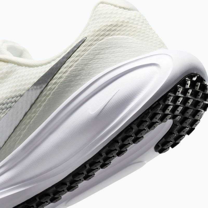 Buty do biegania damskie Nike Revolution 8 sail/white/black/metallic silver 15