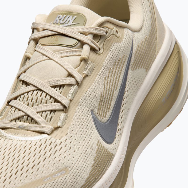 Buty do biegania męskie Nike Vomero 18 light khaki/desert khaki/metallic silver 12