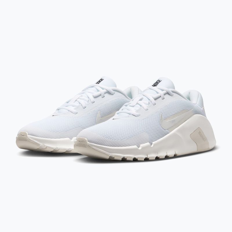 Buty treningowe damskie Nike Flex Train white/sail/phantom/ metallic silver 11
