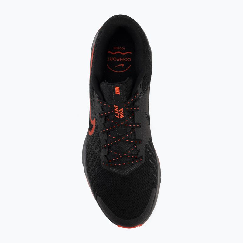 Buty do biegania męskie Nike Run Defy black/anthracite/bright crimson 5