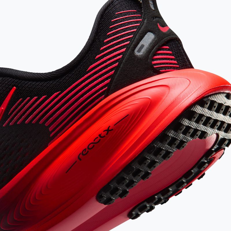 Buty do biegania Nike Vomero 18 black/university red/bright crimson 13