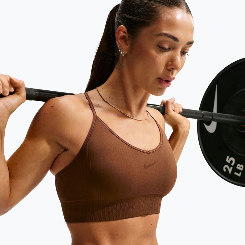 Biustonosz treningowy damski Nike Pro Seamless Light Support Sports Bra cacao wow 4