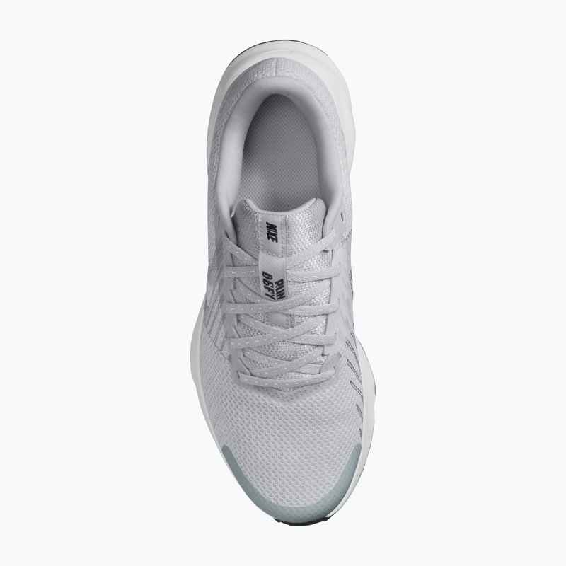 Buty do biegania damskie Nike Run Defy wolf grey/off white/metallic silver 4