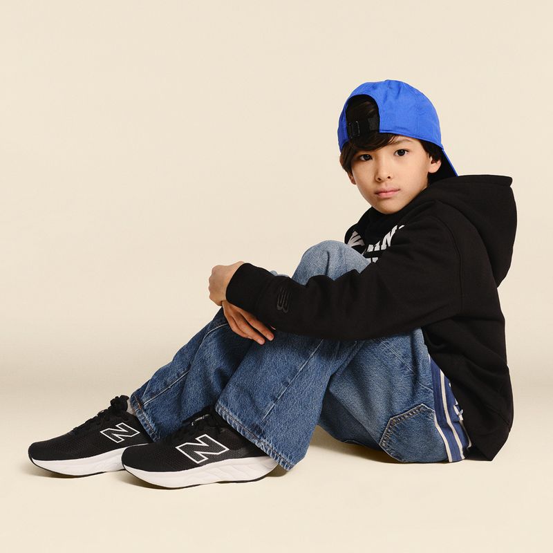 Buty do biegania dziecięce New Balance 520's Lace V9 black/white/black 16