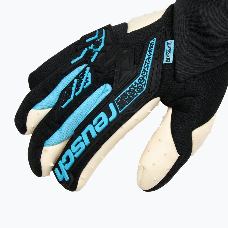 Rękawice bramkarskie Reusch Attrakt Freegel SpeedBump Strapless black/bachelor button 4