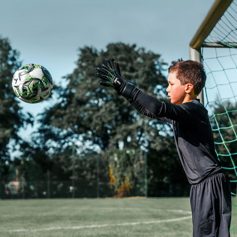 Rękawice bramkarskie dziecięce T1TAN Fluo Beast 3.0 Junior black 3