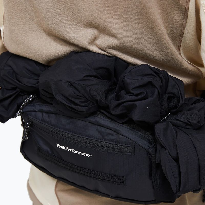 Saszetka nerka Peak Performance Trail Hip black 6