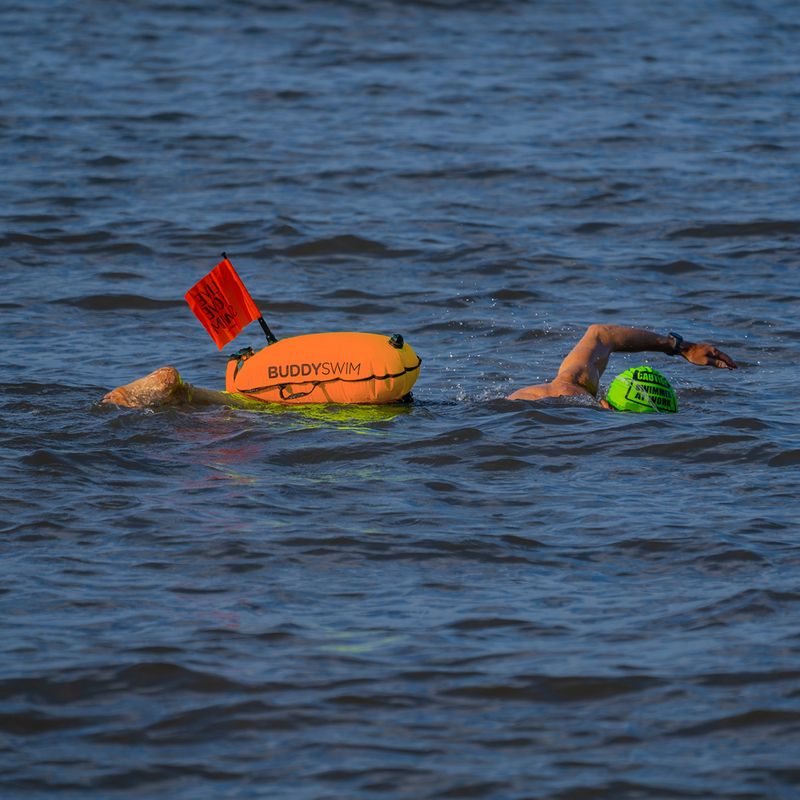 Bojka asekuracyjna BuddySwim Dry Bag with Flag 28 l orange 4