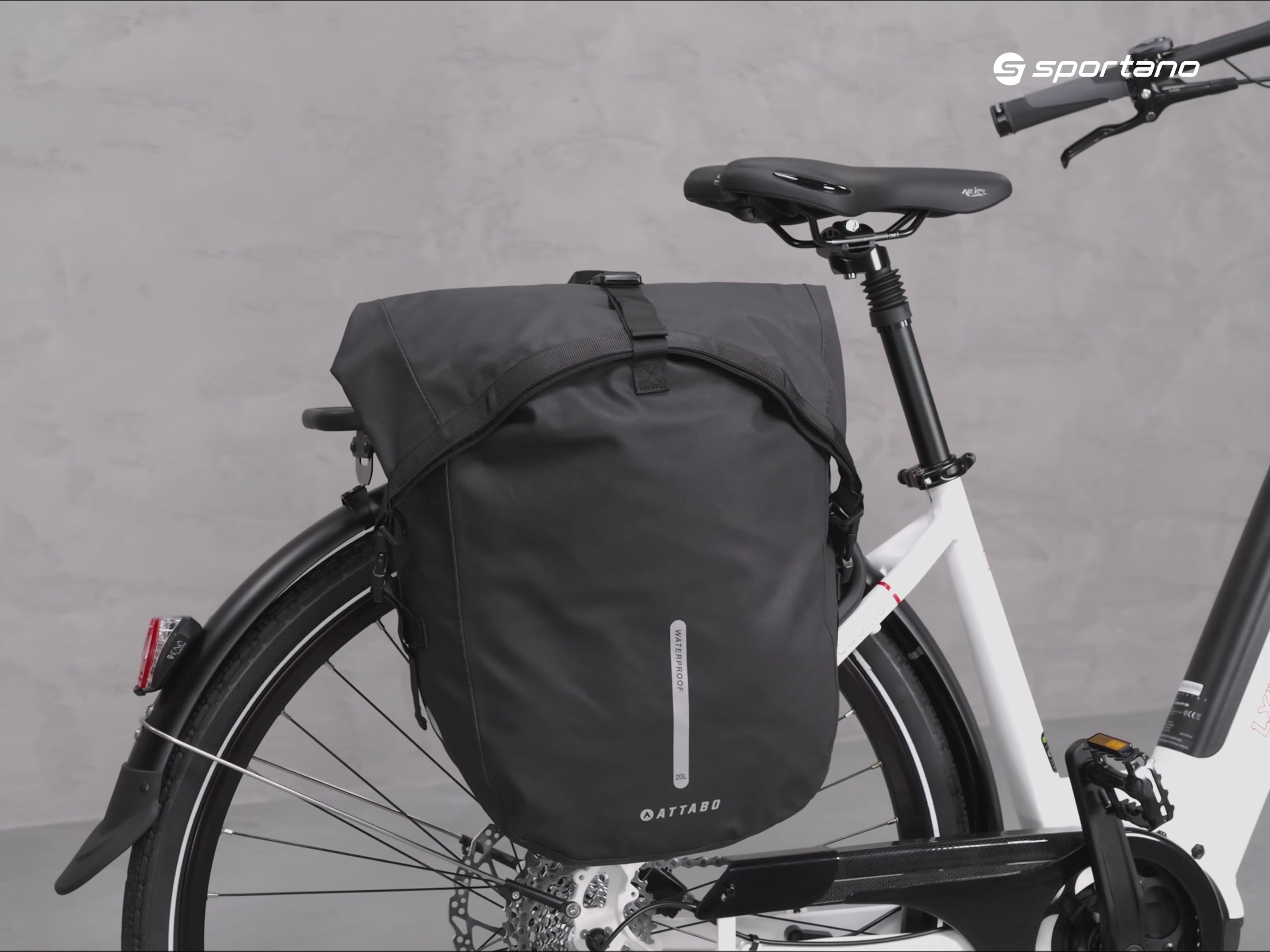 Sakwa rowerowa ATTABO APB-295 20 l czarna